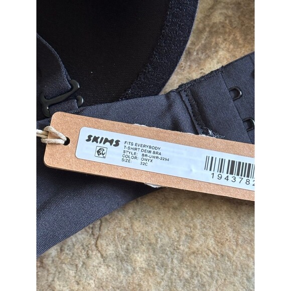 Skims Fits Everybody T-shirt Demi Bra Onyx Size 32C - Picture 6 of 6